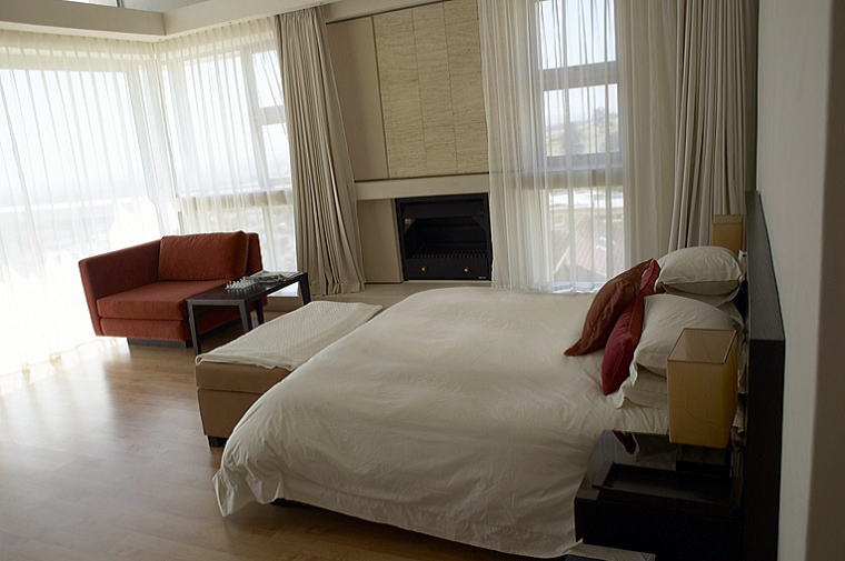 ���H����